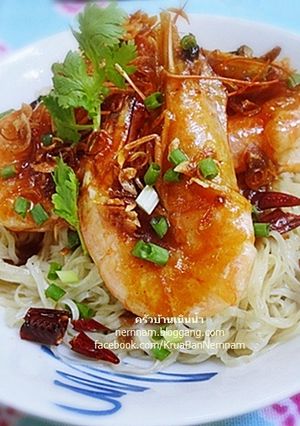 รูปของ บะหมี่กุ้งทอดซอสมะขาม