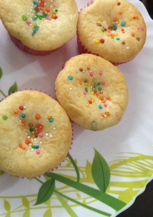 कप केक (Cup cake recipe in Hindi) रेसिपी मुख्य फोटो