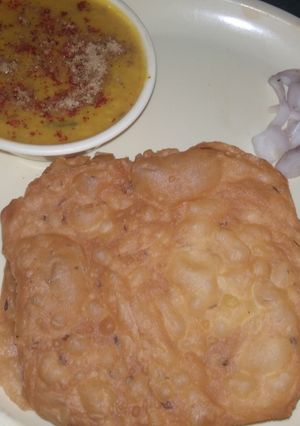 A picture of Dal Pakwan.