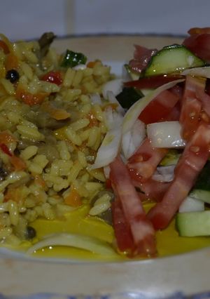 O poză a rețetei Pilaf de orez cu salată de sezon!.
