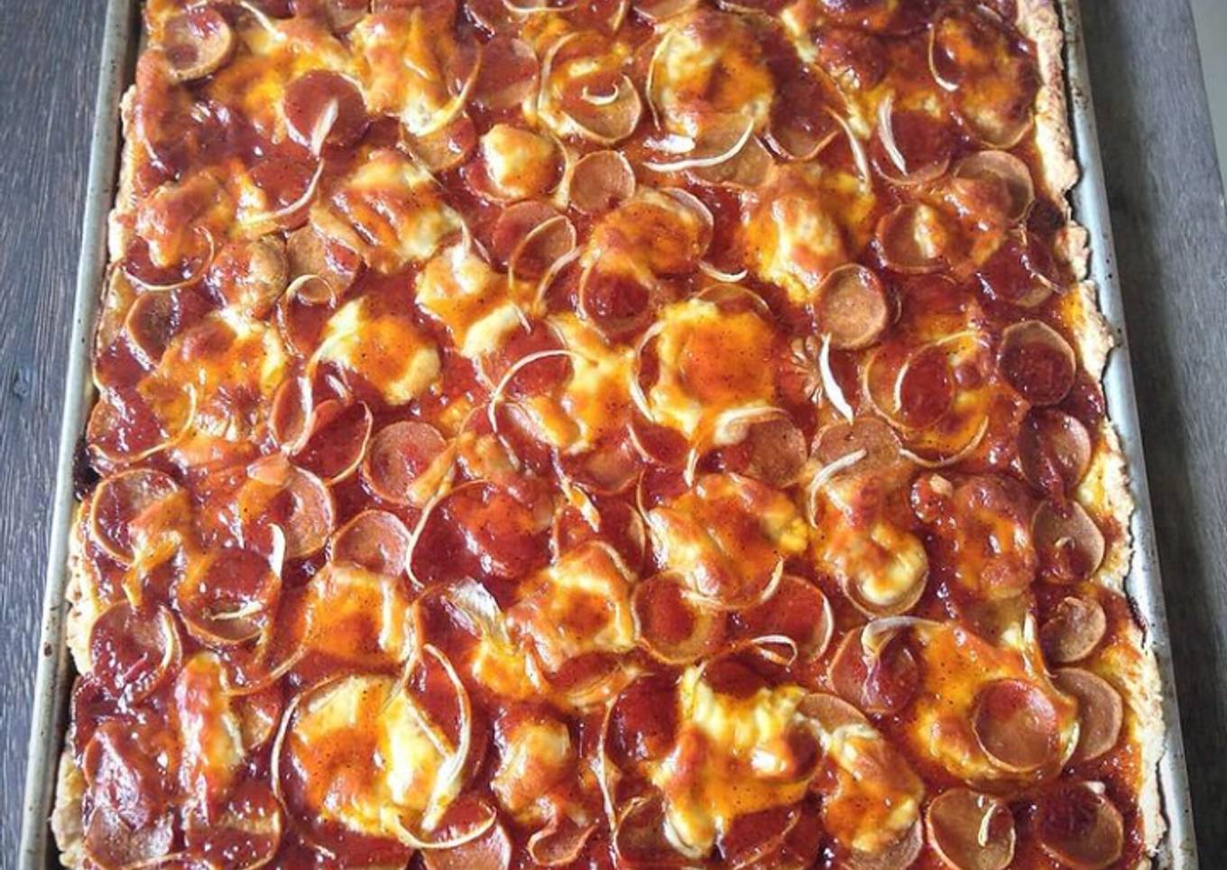 Pizza sosis dan mozarella