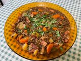 Lentilles vertes au lard, pommes fruits et carottes