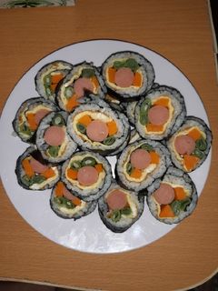 Hình của món Cơm cuộn.