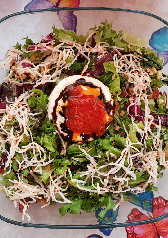 Una foto de Ensalada de rulo de cabra 2 ✌