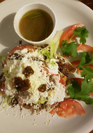 Una foto de Sopes verdes mexicanos