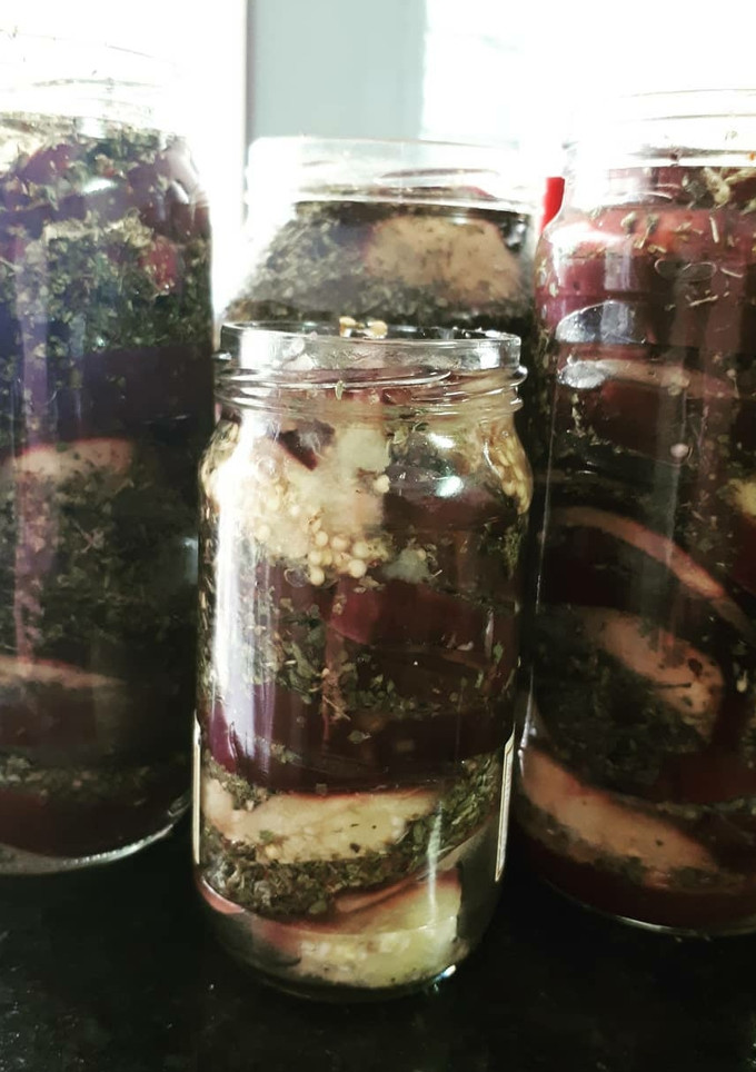 Una foto de Berenjenas en escabeche 🍆