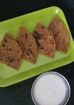 મસાલા રોટલા (Masala Rotla Recipe in Gujarati) રેસીપી મુખ્ય ફોટો