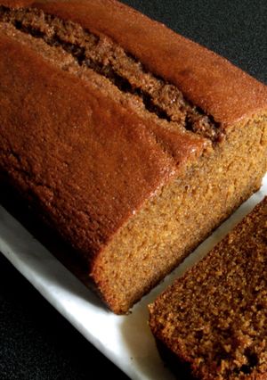 A picture of Gingerbread Pound Cake.