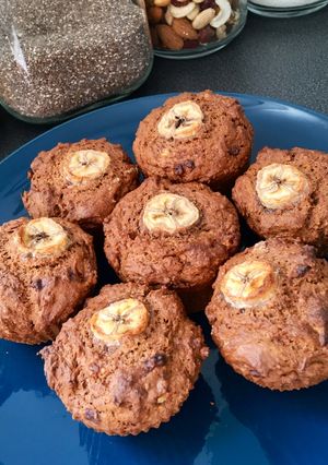 Une photo de Muffins banane - chocolat - beurre de cacahuète (vegan 🌱)