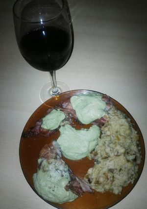 Una foto de Costilla y lomo de cordero a la pimienta con burgol