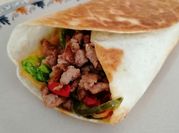 Una foto de wraps con carne picada
