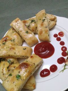 ગાર્લિક બ્રેડ (Garlic bread Recipe in Gujarati) રેસીપી મુખ્ય ફોટો