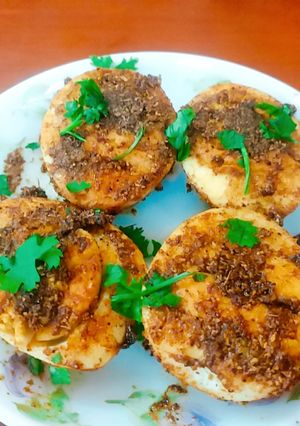 முட்டை தந்தூரி (Muttai tandoori recipe in tamil) செய்முறை முக்கிய புகைப்படம்