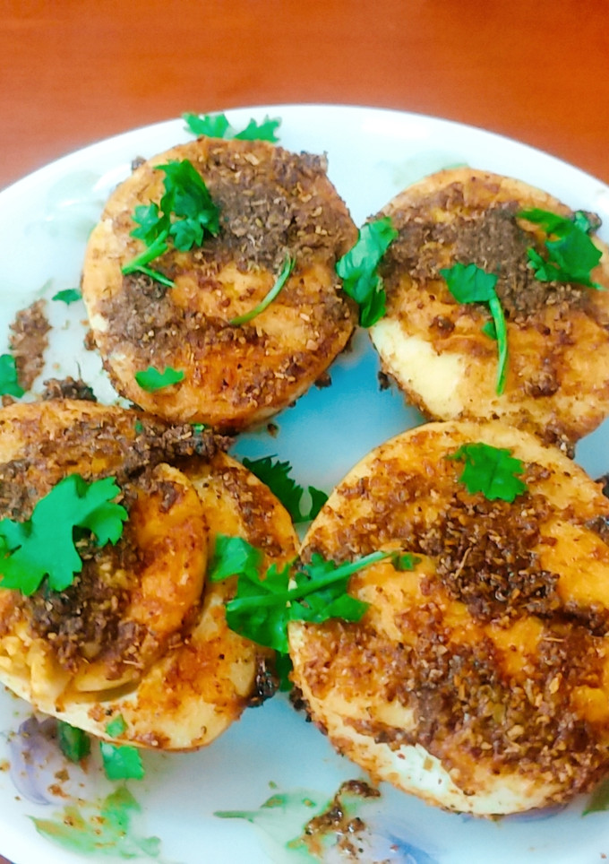 முட்டை தந்தூரி (Muttai tandoori recipe in tamil) செய்முறை முக்கிய புகைப்படம்