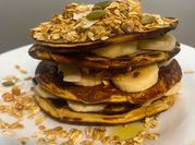 Una foto de pancakes de avena y proteína