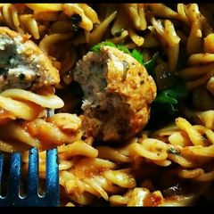 A picture of Spicy chicken Meatball Pasta😋🍝🍲.