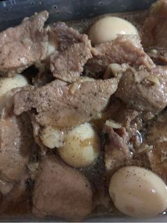 Hình của món Thịt kho trứng cút.