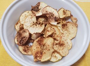 Una foto de Chips de manzana con Tajín en freidora de aire
