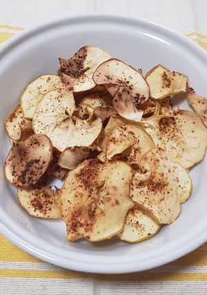 Una foto de Chips de manzana con Tajín en freidora de aire