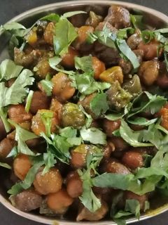 લીલા ચણા નું શાક (Green Chana Shak Recipe In Gujarati) રેસીપી મુખ્ય ફોટો