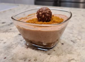Una foto de Panna cotta de Ferrero Rocher y Speculoos