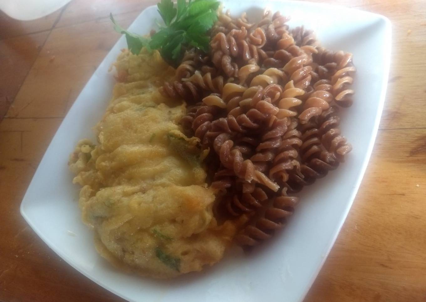 Lampriao de merluza y fideos tostados (Plato ancestral indígena)