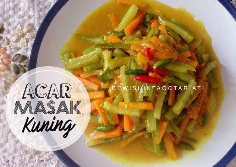 Acar Masak Kuning (Timun & Wortel)