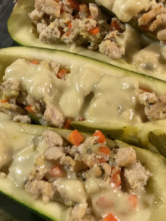 Una foto de Zapallo italiano relleno de pollo 🍗