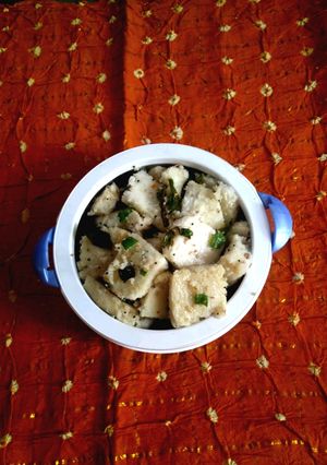 સોજી ના ઢોકળા (Sooji Dhokla Recipe In Gujarati) રેસીપી મુખ્ય ફોટો
