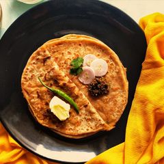 A picture of Aloo paratha.