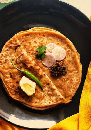 A picture of Aloo paratha.