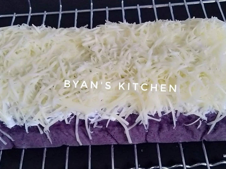 Langkah Gampang Membikin Resep Bolu kukus ubi ungu keju yang  Bikin Ketagihan Anti Ribet, Bikin Ngiler