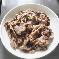 A picture of Sauteed Beef Slices.