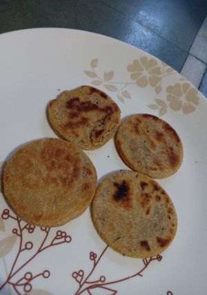 A picture of જીરા ક્રીસપી ભાખરી (Jeera Crispy Bhakhari Recipe In Gujarati).