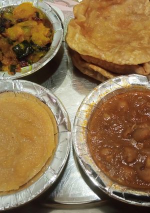A picture of Kanya Poojan Thali.