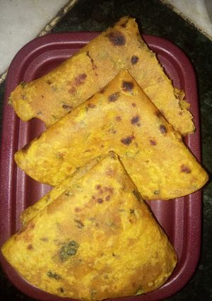 A picture of Methi Thepla.