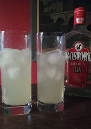 Una foto de Tom Collins