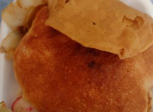 Una foto de Lonche de longaniza y cebolla Versión #2