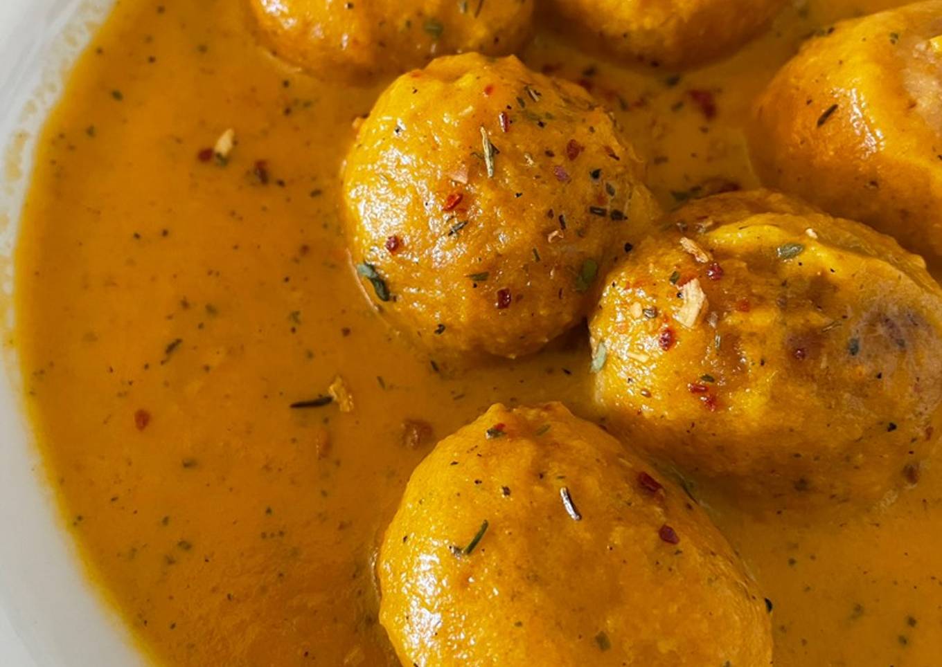 Albóndigas de pollo en salsa
