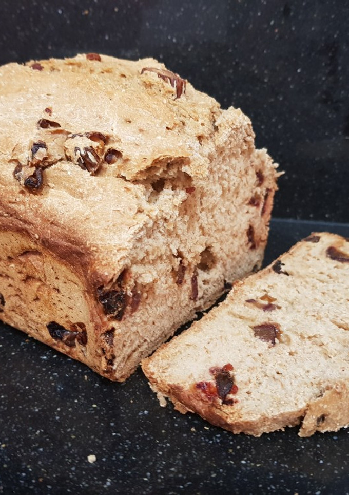 Una foto de Pan de dátiles en panificadora