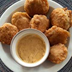 รูปของ Nugget Ayam McD & Saus Cajun