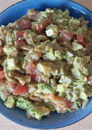 Una foto de Ensalada de aguacate!! 🥑😋