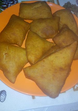A picture of Cinnamon mandazi.