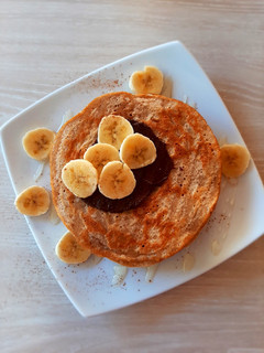 Una foto de Tortitas de avena, plátano y canela
