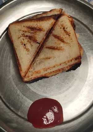 A picture of Potato sandwich.