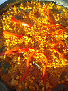 Una foto de Paella de pollo alicantina