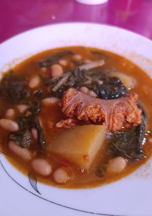 Una foto de Habichuelas con acelgas