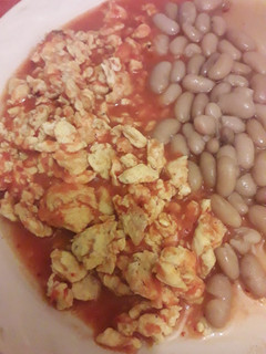 Una foto de Huevo en salsa de tomate fácil y rápido