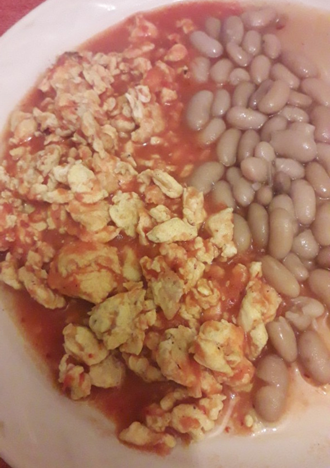 Una foto de Huevo en salsa de tomate fácil y rápido