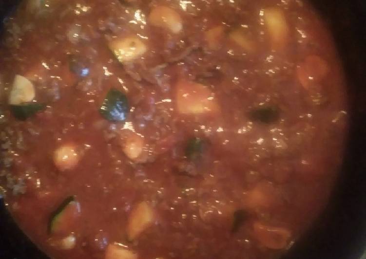 Recipe of Perfect Beef mincemeat, courgettes and mushrooms Bolognaise Sauce
